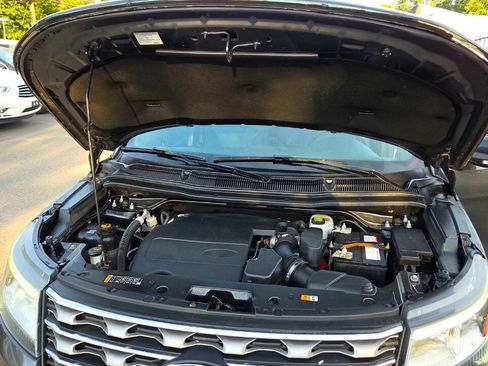 Used 2017 Ford Explorer XLT w/ Equipment Group 202A AWD/4WD image 55