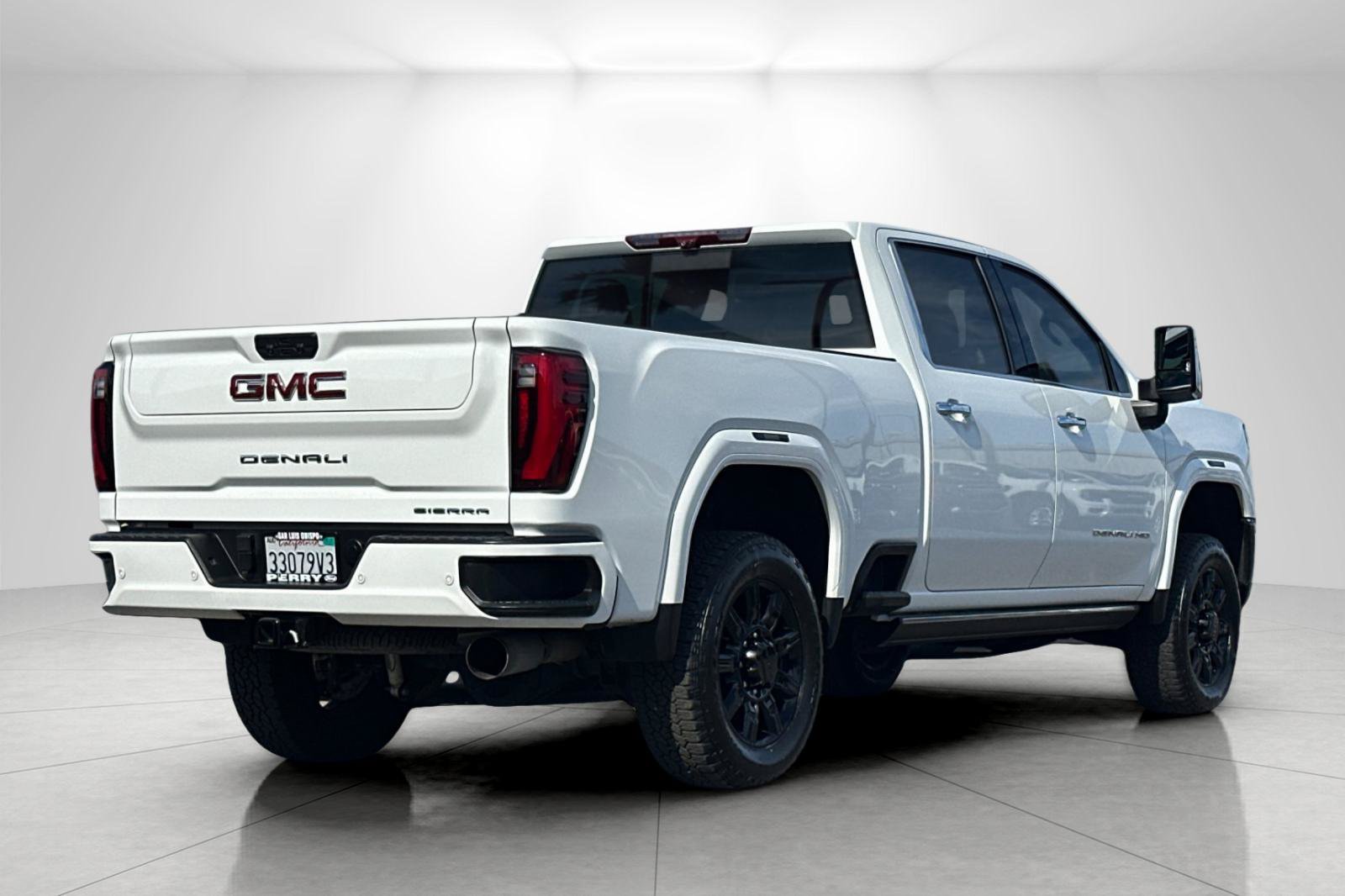 Used 2024 GMC Sierra 3500 Denali w/ Denali Reserve Package AWD/4WD image 3
