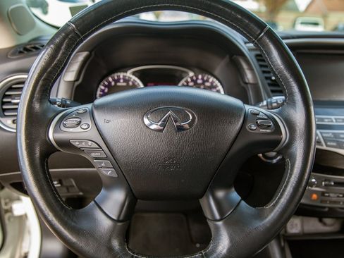 Used 2019 INFINITI QX60 Luxe w/ Essential Package image 18