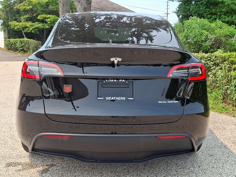 Used 2021 Tesla Model Y Long Range AWD/4WD image 5