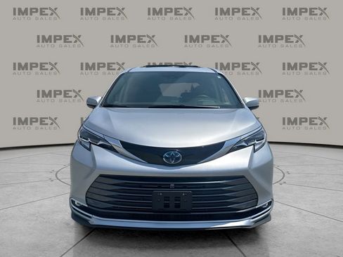 Used 2021 Toyota Sienna Platinum image 8