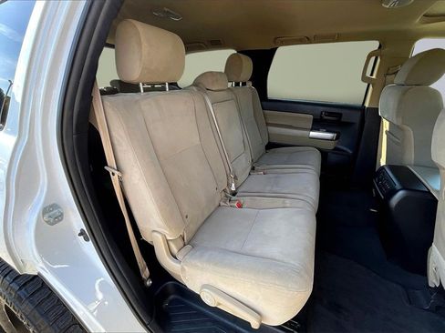 Used 2022 Toyota Sequoia SR5 image 27