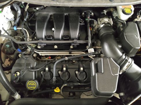 Used 2018 Ford Explorer XLT w/ Equipment Group 201A image 30