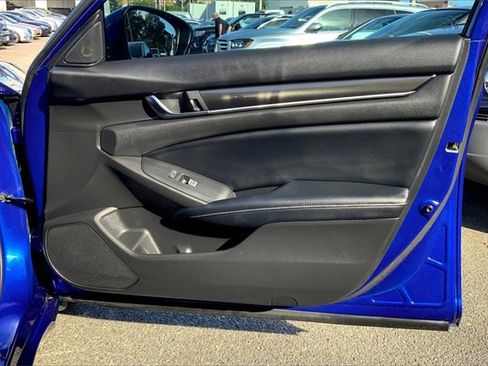 Used 2018 Honda Accord Sport image 19
