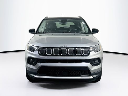 Used 2022 Jeep Compass Limited w/ Sun and Sound Group AWD/4WD image 2
