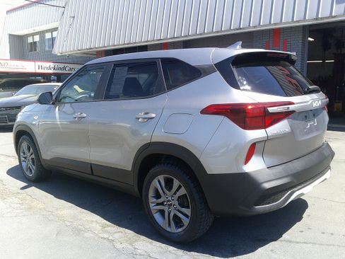 Used 2022 Kia Seltos LX AWD/4WD image 5