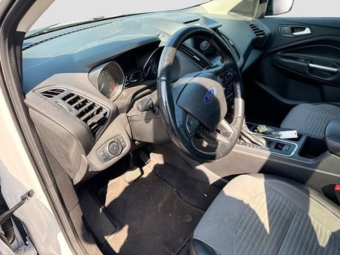 Used 2017 Ford Escape SE w/ Equipment Group 201A FWD image 12
