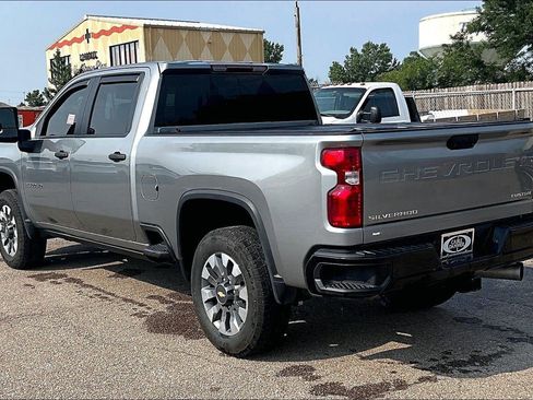 Used 2024 Chevrolet Silverado 2500 Custom w/ Custom Value Package AWD/4WD image 5