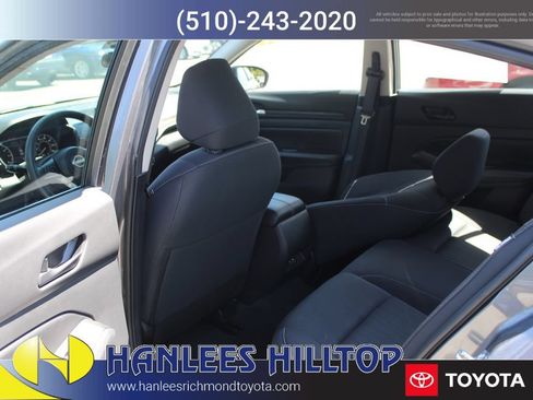 Used 2025 Nissan Altima 2.5 SV FWD image 15