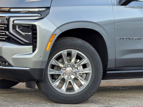 New 2026 Chevrolet Suburban Premier image 8