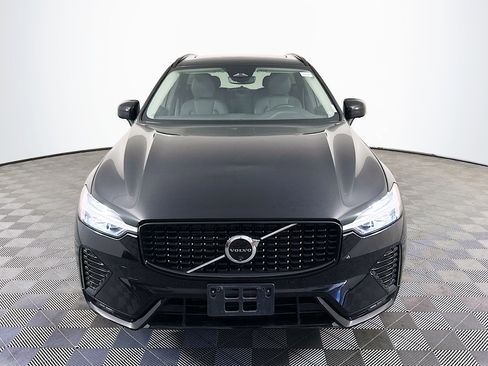Used 2025 Volvo XC60 B5 Plus image 2