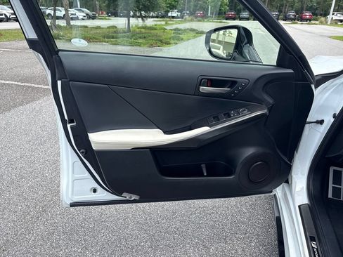 Used 2022 Lexus IS 350 F Sport RWD image 3