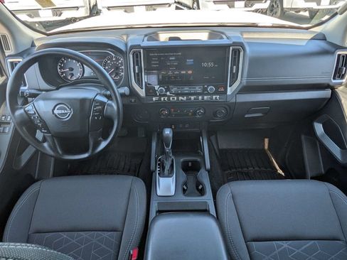 Used 2025 Nissan Frontier SV RWD image 14