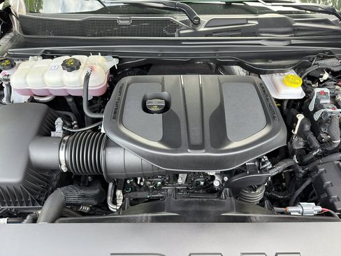 Used 2025 RAM 1500 Tradesman w/ Night Edition AWD/4WD image 32