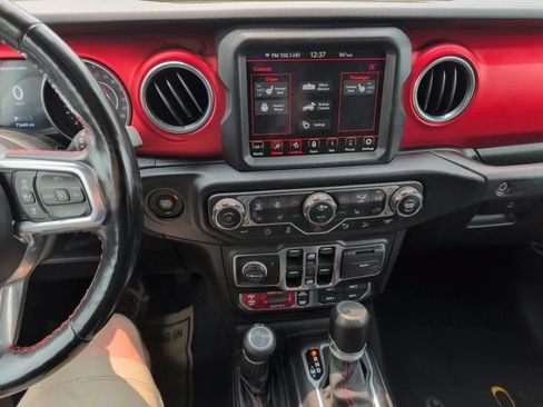 Used 2021 Jeep Wrangler Unlimited Rubicon w/ Dual Top Group AWD/4WD image 19