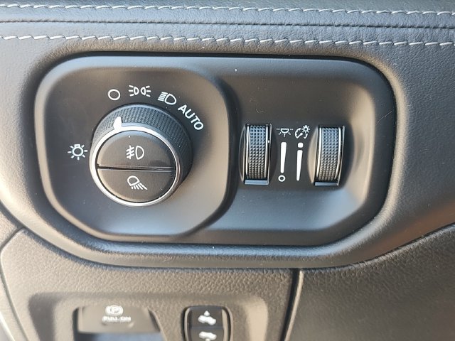 Used 2019 RAM 1500 Limited AWD/4WD image 23