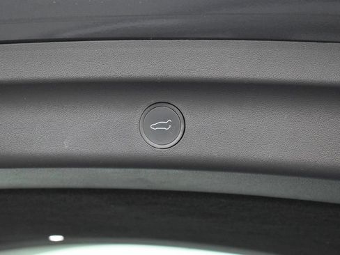 Used 2023 Tesla Model Y Long Range AWD/4WD image 19