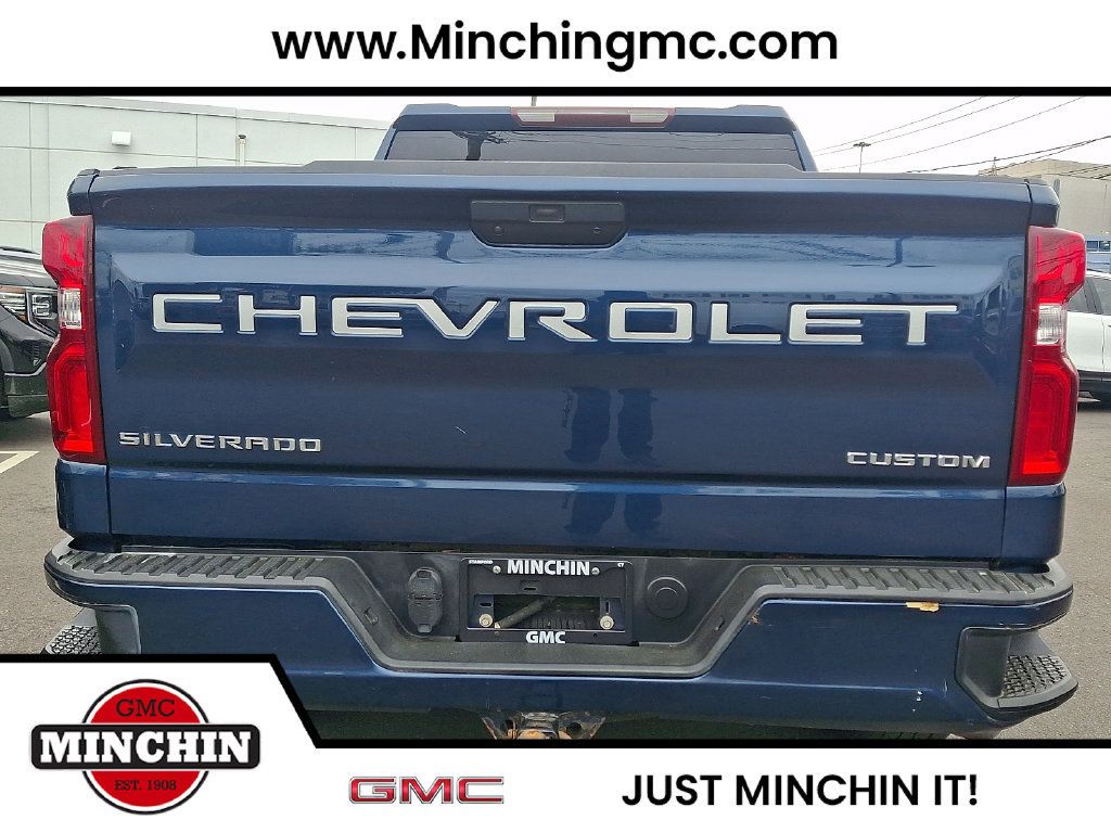 Used 2019 Chevrolet Silverado 1500 Custom w/ Custom Value Package AWD/4WD image 5