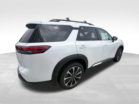 New 2026 Nissan Pathfinder Platinum AWD/4WD image 8