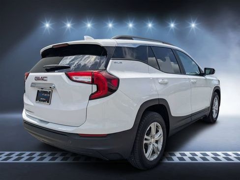Used 2022 GMC Terrain SLE w/ Driver Convenience Package FWD image 3