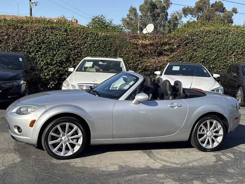 Used 2007 MAZDA MX-5 Miata Grand Touring w/ Premium Pkg image 4