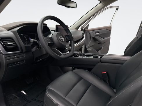 Used 2023 Nissan Rogue SL AWD/4WD image 10