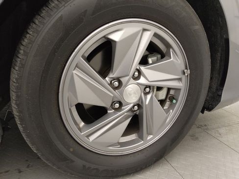 Used 2024 Hyundai Elantra SE FWD image 31