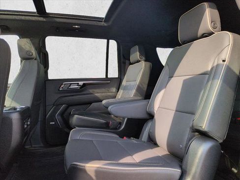 New 2026 Chevrolet Suburban Premier w/ Sun And Tow Package AWD/4WD image 15