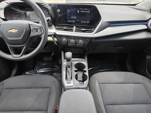 Used 2025 Chevrolet Trax LS w/ LS Convenience Package FWD image 15
