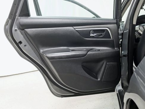 Used 2017 Nissan Altima 2.5 SL w/ Moonroof Package image 31