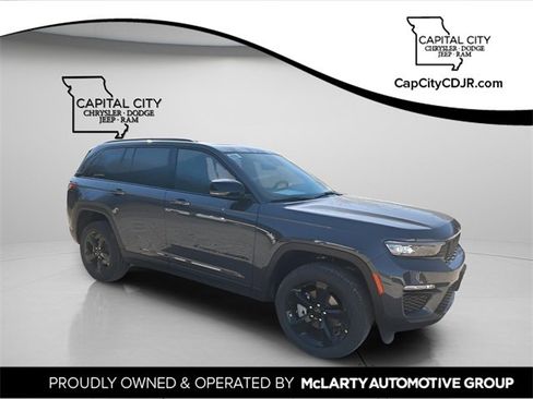 New 2025 Jeep Grand Cherokee Limited w/ Black Appearance Package image 1