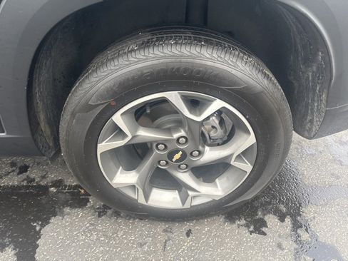 Used 2024 Chevrolet Trax LT w/ Driver Confidence Package image 8