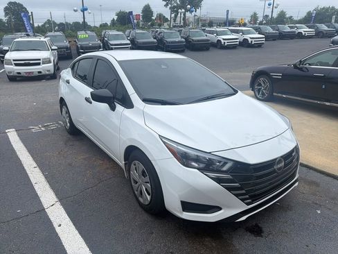 Used 2025 Nissan Versa S w/ Trunk Package FWD image 1