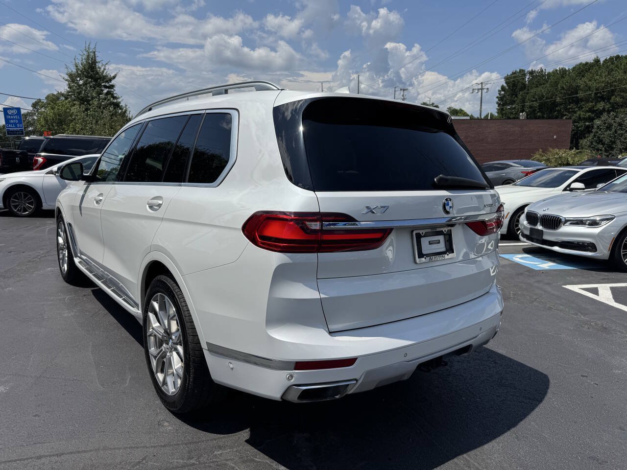Used 2019 BMW X7 xDrive40i w/ Premium Package AWD/4WD image 3
