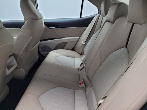 Used 2019 Toyota Camry LE image 18