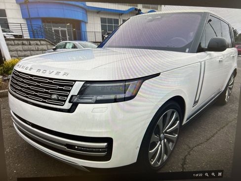 Used 2023 Land Rover Range Rover Autobiography image 34