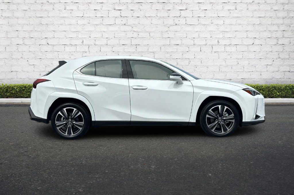 Used 2026 Lexus UX 300h FWD w/ Accessory Package (Z1) image 3