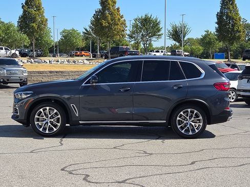 Used 2019 BMW X5 xDrive40i w/ Premium Package 2 AWD/4WD image 2