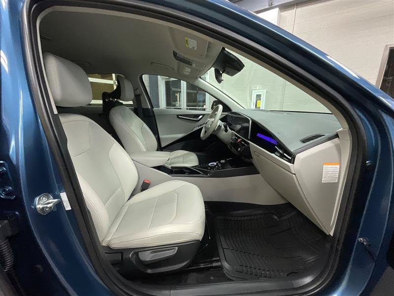Used 2023 Kia Niro Wind FWD image 29