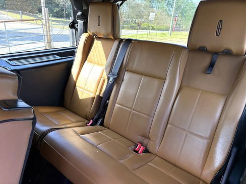 Used 2011 Lincoln Navigator 2WD w/ 101A Rapid Spec Order Code image 8