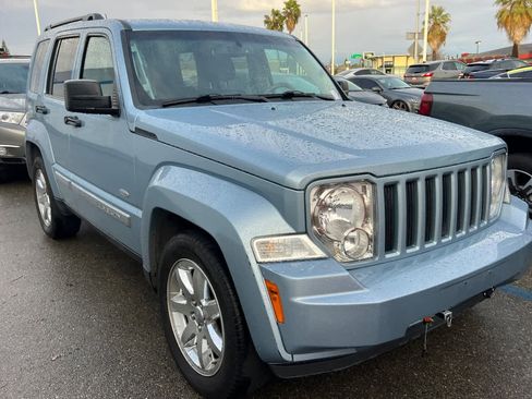 Used 2012 Jeep Liberty Sport image 3