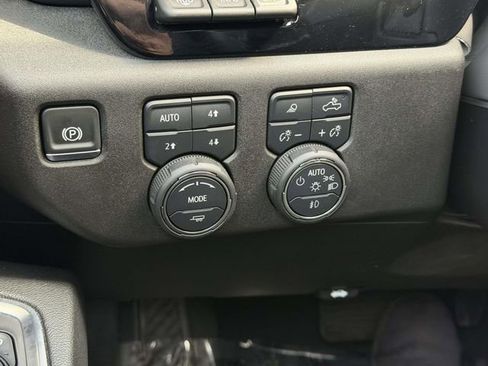 Used 2025 Chevrolet Silverado 1500 High Country w/ High Country Premium Package image 19