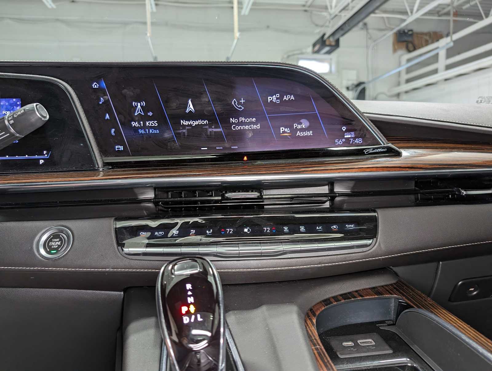 Used 2023 Cadillac Escalade Premium Luxury AWD/4WD image 37