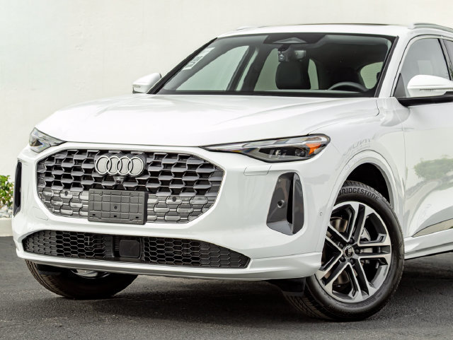 Used 2026 Audi Q5 Premium AWD/4WD image 2