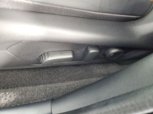 Used 2025 Subaru Crosstrek 2.5i Limited w/ Crosstrek Mirror Package image 31