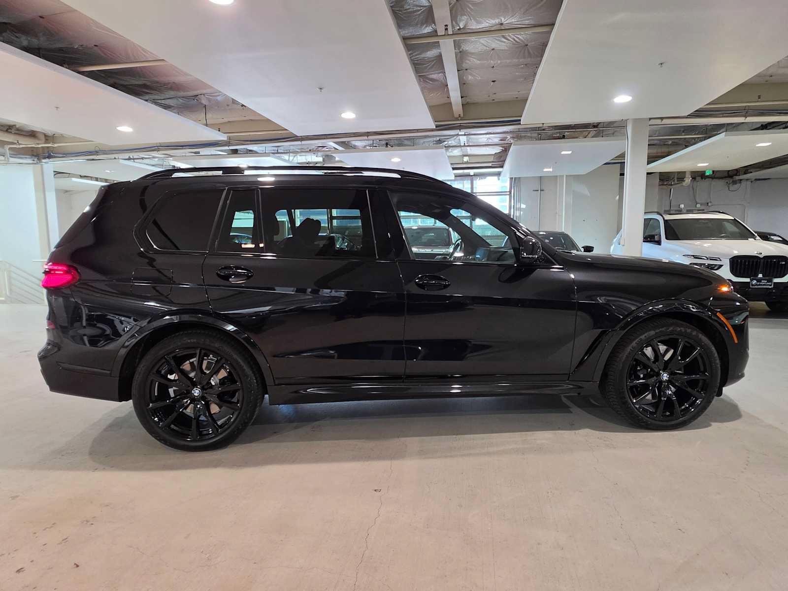 Used 2026 BMW X7 xDrive40i w/ Executive Package AWD/4WD image 3