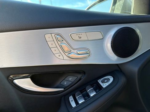 Used 2019 Mercedes-Benz GLC 300 w/ Premium Package image 16