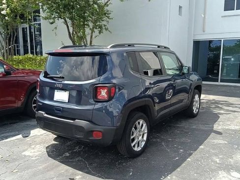 Used 2023 Jeep Renegade Latitude w/ Premium Group AWD/4WD image 2