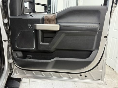 Used 2019 Ford F250 Lariat w/ Lariat Value Package image 21