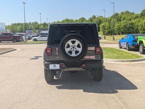 Used 2019 Jeep Wrangler Unlimited Sport S AWD/4WD image 4